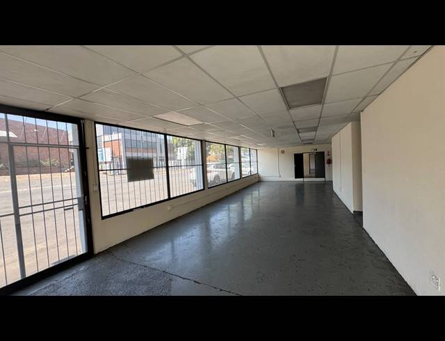 3,720M² WAREHOUSE TO LET IN WYNBERG